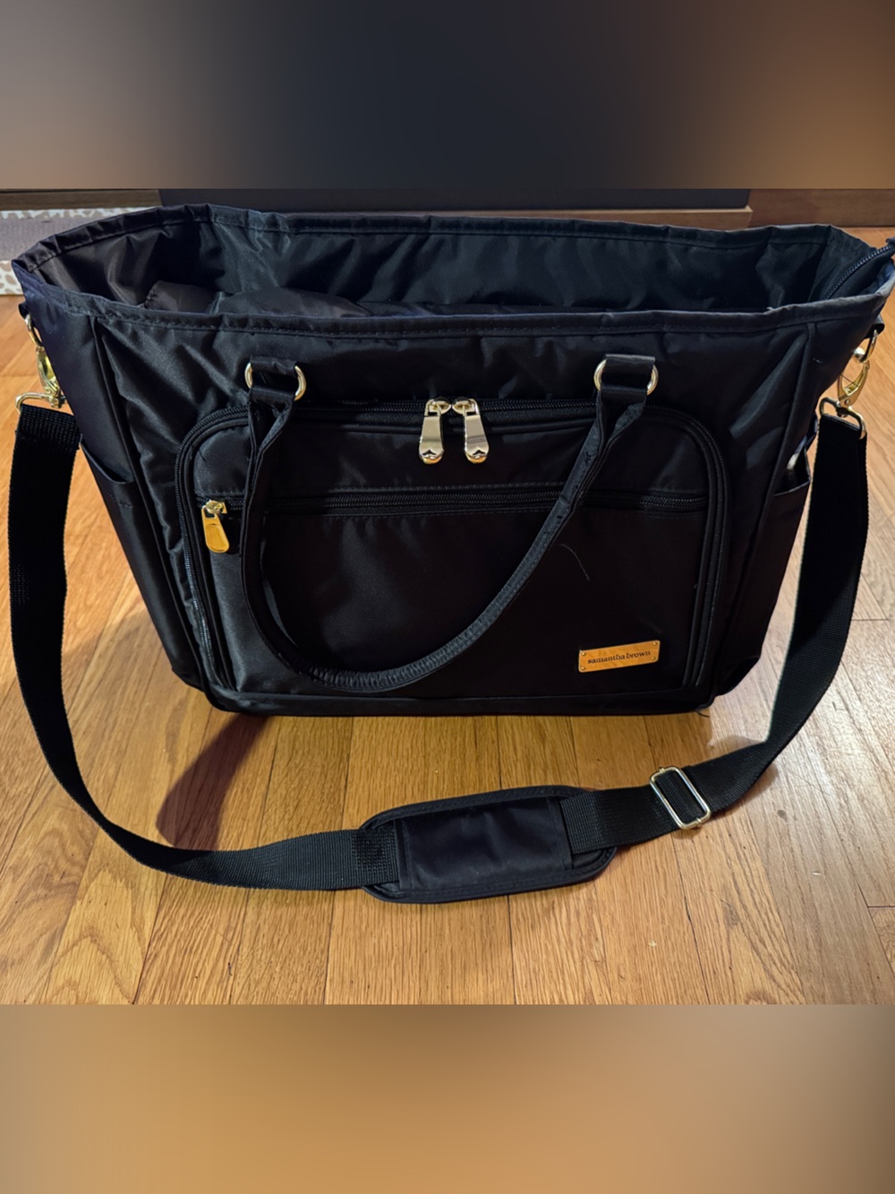 🐷 Samantha Brown’s Black Travel Tote Bag with Gold Hardware